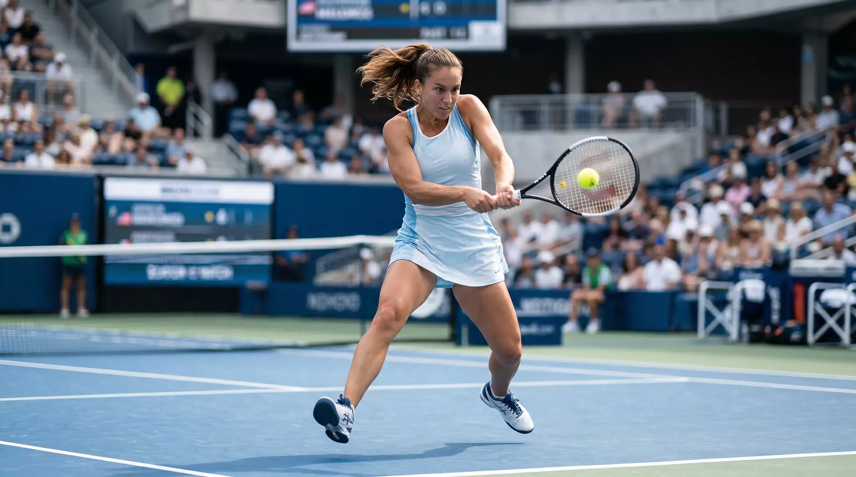 WTA-Turnier 2026 – Tennisspielerin bei der Rückhand auf Hartplatz